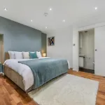 Chic 2Br Flat Near Edgware Road & 6Mins Walk To Marble Arch Station With Free Wi-Fi